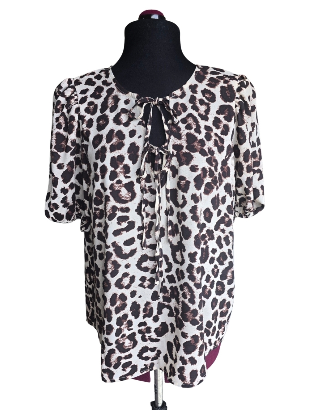 NWT CeCe Leopard Print Blouse Brown and Cream Size S Chic Workwear Animal Print